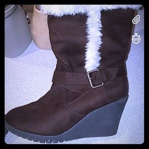 American Eagle Wedge faux boots size 8